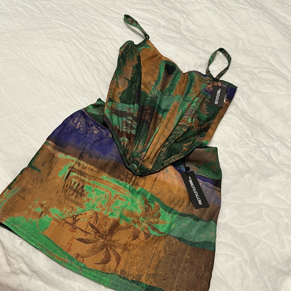 PrettyLittleThing x Lala Anthony - NWT Corset & Mini Skirt - size 0 - Picture 2 of 4